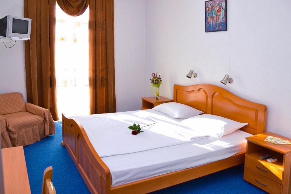 Hotel Ravni Gaj Knic ภายนอก รูปภาพ
